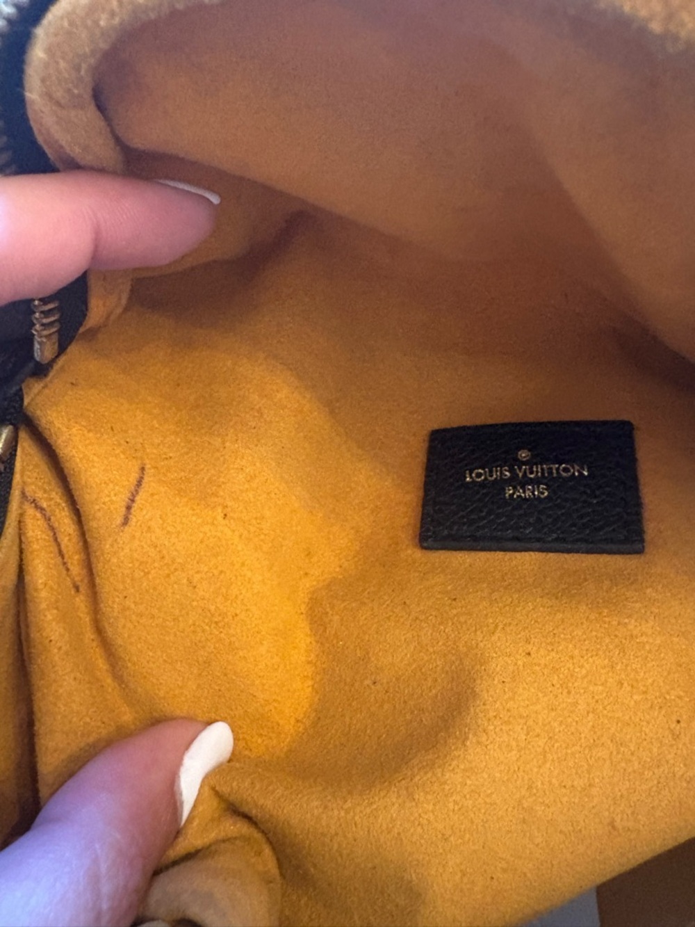 Louis Vuitton Bumbag in Monogram Empreinte leather - Picture 8 of 12